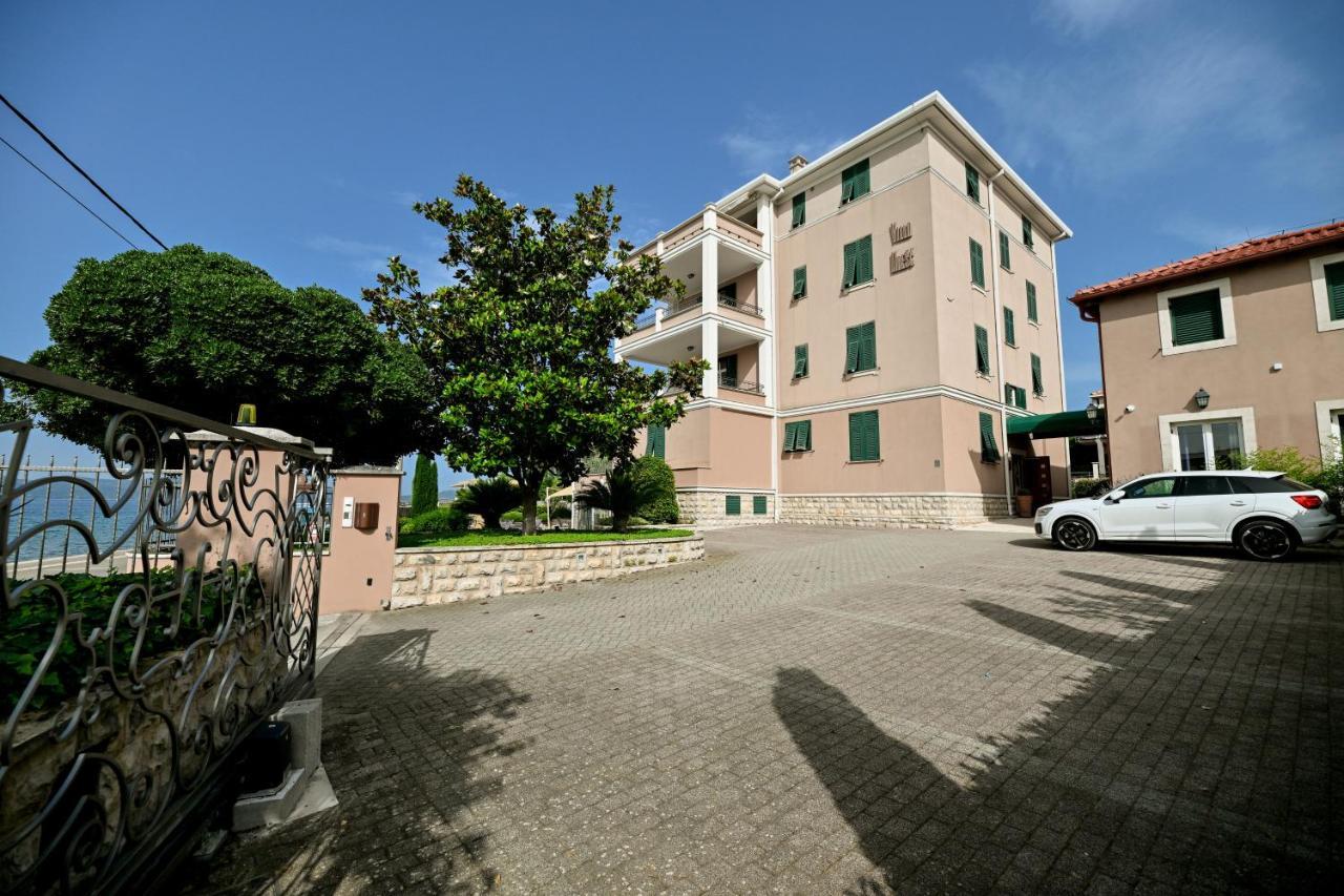 Hresc M Guest house